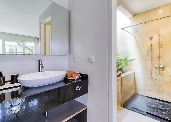 Private 2 Bed Pool In Bustling Petitenget Villa *